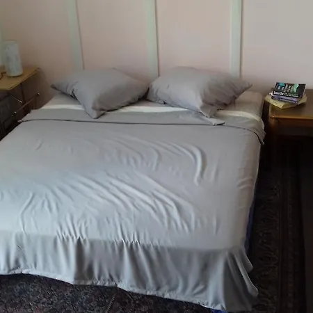 B&B In The Center *